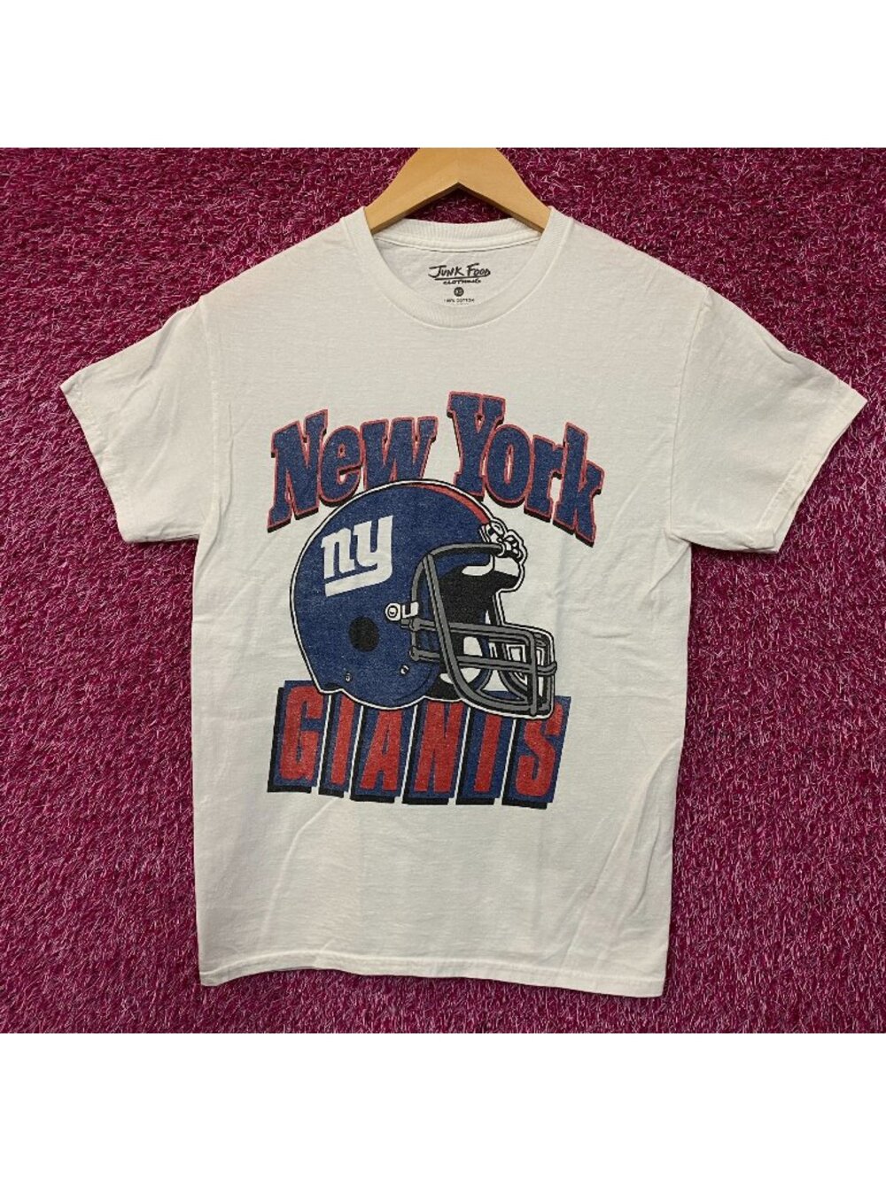 Junk Food Clothing New York Giants Throwback Helmet Logo T-Shirt XS
